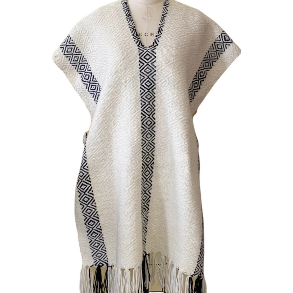 Vintage Poncho Sweater Cream Ivory Women's Hand-Made Blanket Knit V-Neck Fringe